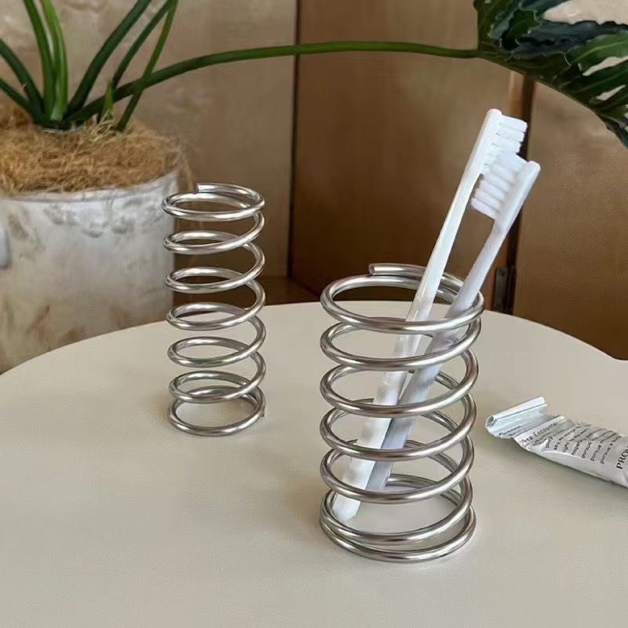 الفولاذ المقاوم للصدأ فرشاة ال - مراجعة Tiny Home Bathroom Kit وسعره
